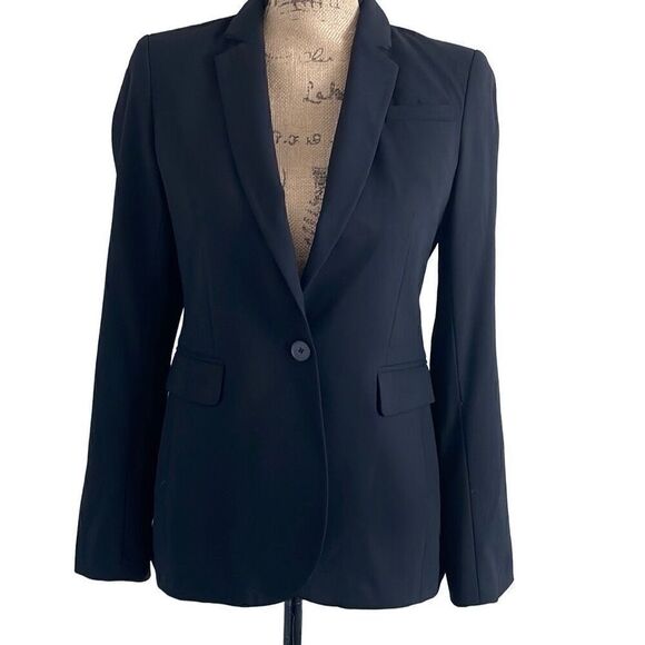 Banana Republic Jackets & Blazers - EUC Banana Republic Black Wool Blend Classic Fit Blazer - Size 2